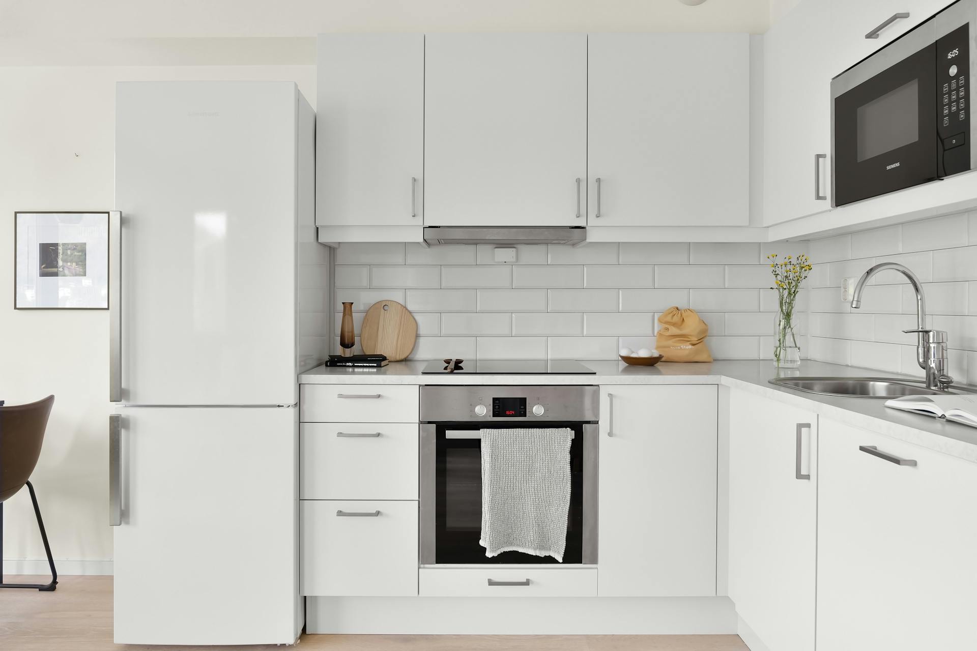 Best Apartment Size Freezer For A Dorm | Fridge.com