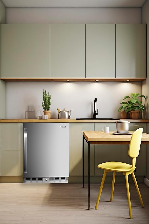 Frigidaire 5.0 CU FT./142L capacity built in under counter fridge. Frost free